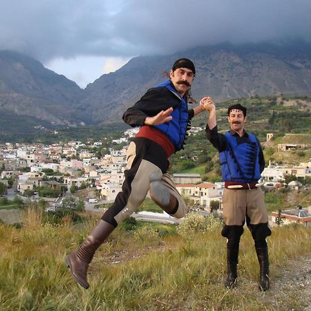 Keramos Otel Zarós Dış mekan fotoğraf
