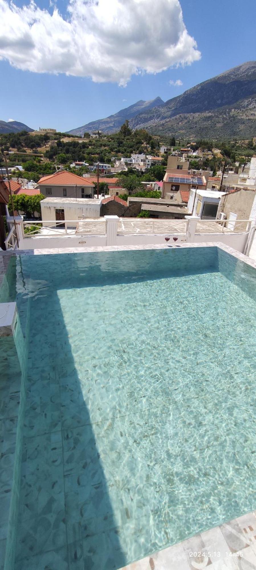 Keramos Otel Zarós Dış mekan fotoğraf